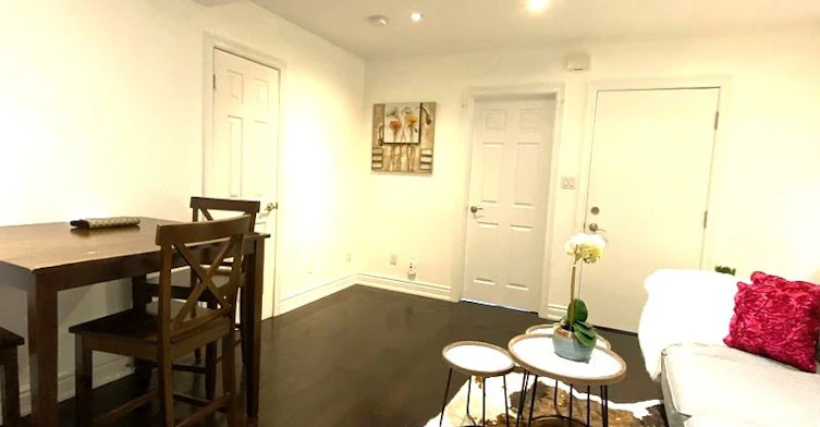 2nd-57 Glenside Avenue, Toronto, ON, M4L 2T6 - 5