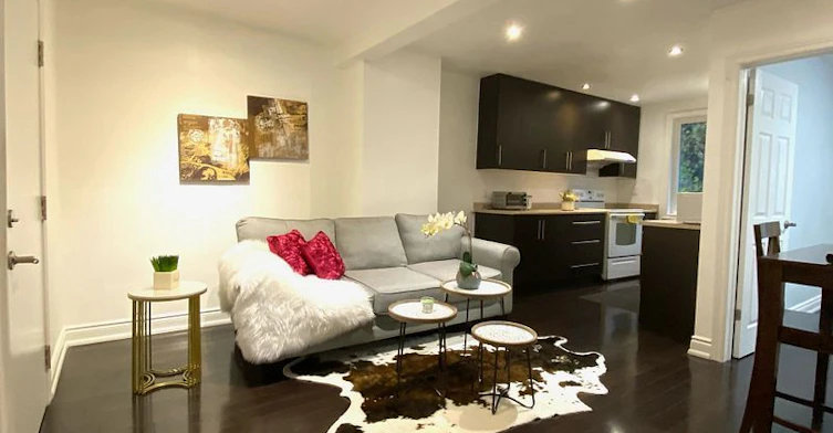 2nd-57 Glenside Avenue, Toronto, ON, M4L 2T6