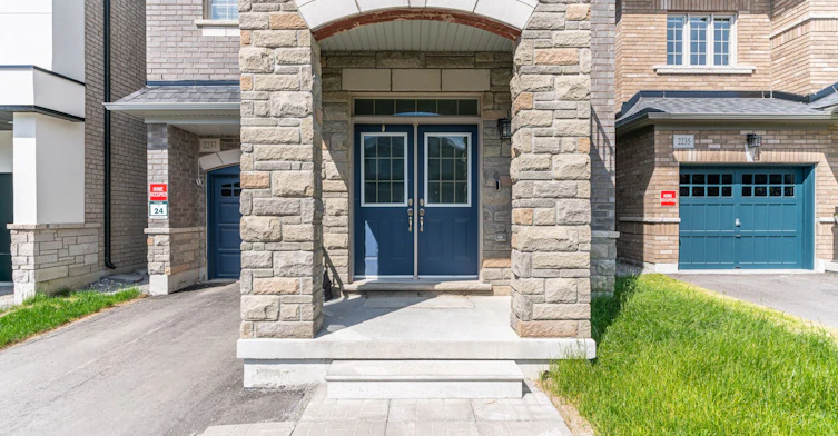 2237 Crystal Drive, Oshawa, ON, L1L 0W7 - 3