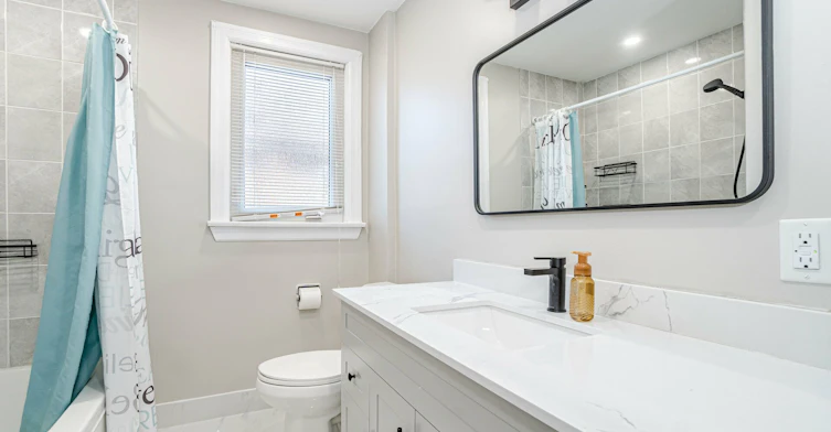 UPPER LEVEL-102 Wilson Road S, Oshawa, ON, L1H 6B7 - 12