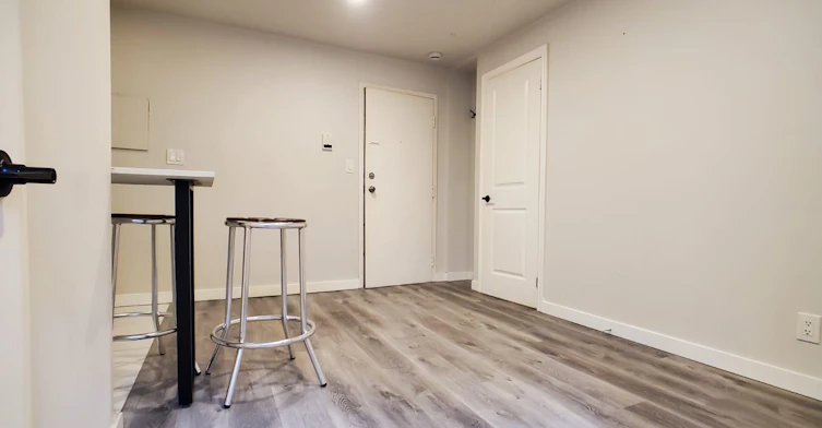 1C-575 Pape Avenue, Toronto, ON, M4K 3R5 - 9