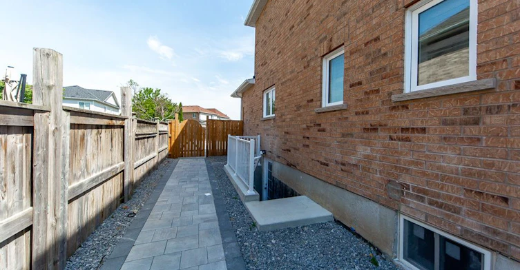114 Medland Avenue, Whitby, ON, L1P 1T5 - 3