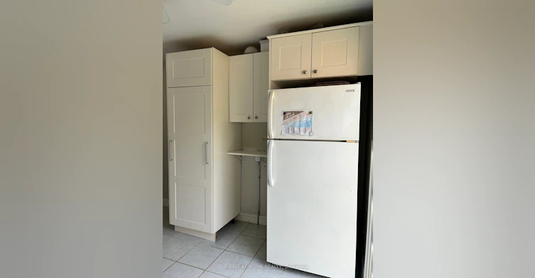 2-1666 Queen Street E, Toronto, ON, M4L 1G3 - 6