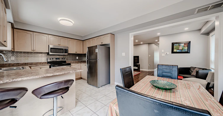 Upper-28 Samandria Avenue, Whitby, ON, L1R 2Z7 - 16