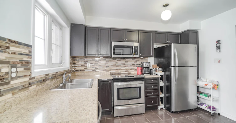 401 Rossland Road E, Ajax, ON, L1Z 0M7 - 18
