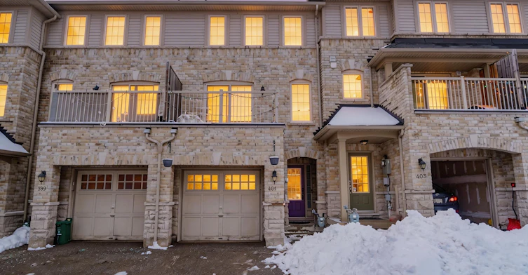 401 Rossland Road E, Ajax, ON, L1Z 0M7 - 2