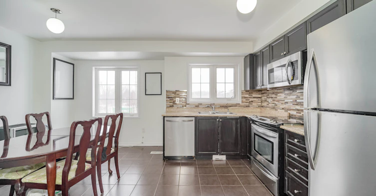 401 Rossland Road E, Ajax, ON, L1Z 0M7 - 14