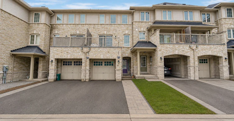 401 Rossland Road E, Ajax, ON, L1Z 0M7 - 2