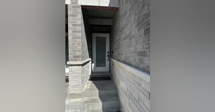 MAIN-26 Gerry Henry Lane, Clarington, ON, L1E 0L8 - 3