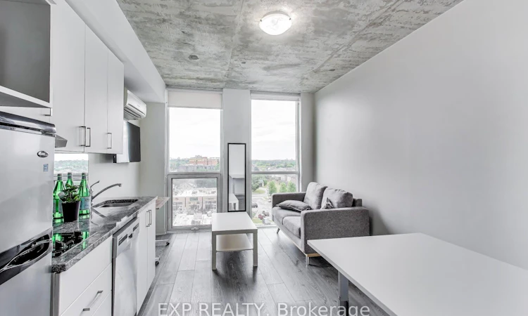 739-1900 Simcoe Street N
