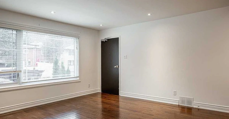 25 Love Crescent, Toronto, ON, M4E 1V6 - 2