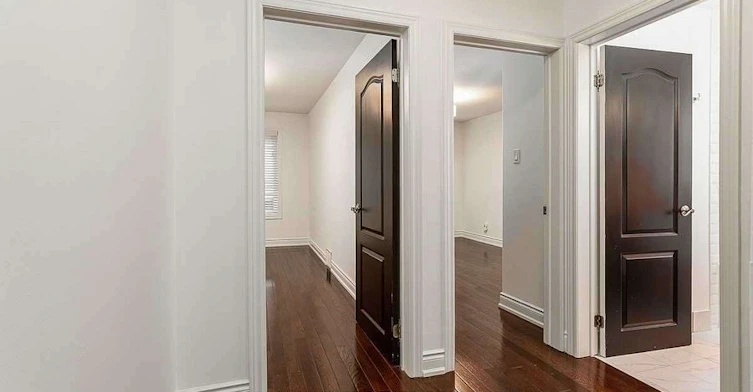 25 Love Crescent, Toronto, ON, M4E 1V6 - 9