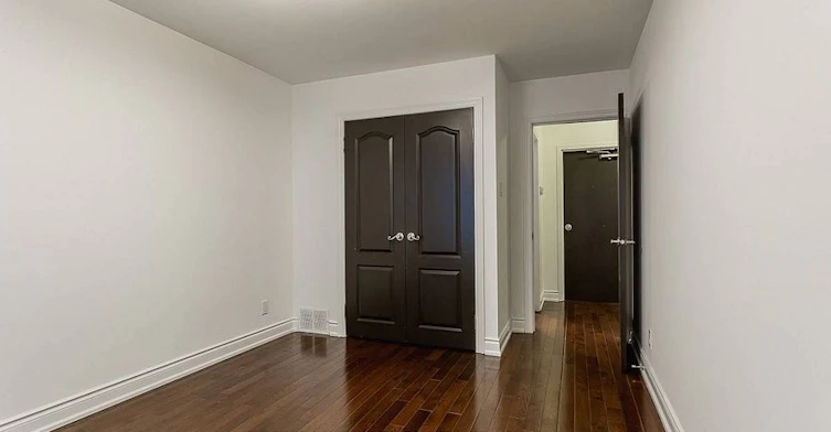 25 Love Crescent, Toronto, ON, M4E 1V6 - 12