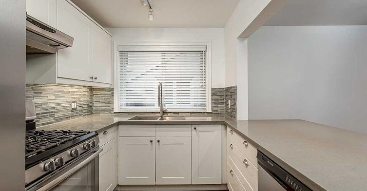 25 Love Crescent, Toronto, ON, M4E 1V6 - 7