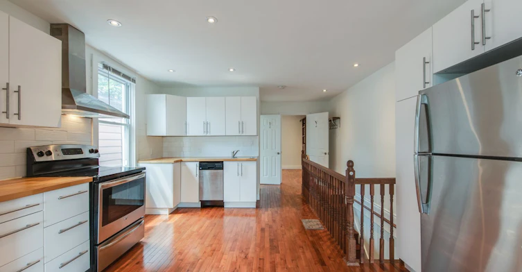 Upper-2066 Gerrard Street E, Toronto, ON, M4E 2B5 - 5