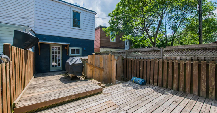 Upper-2066 Gerrard Street E, Toronto, ON, M4E 2B5 - 13