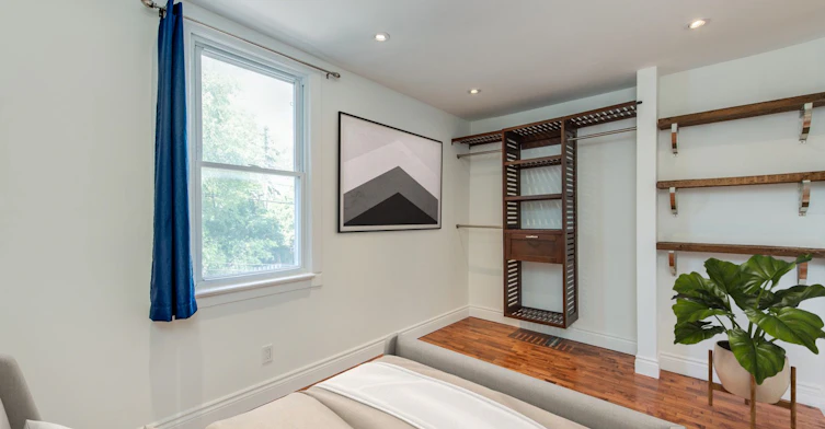 Upper-2066 Gerrard Street E, Toronto, ON, M4E 2B5 - 11
