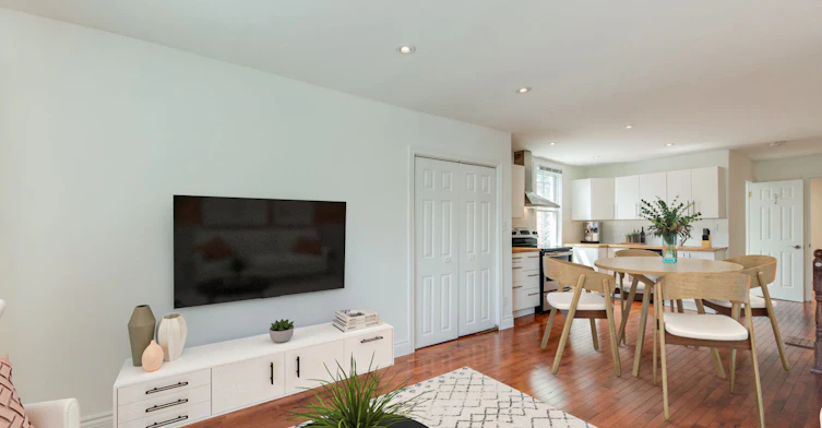 Upper-2066 Gerrard Street E, Toronto, ON, M4E 2B5 - 4