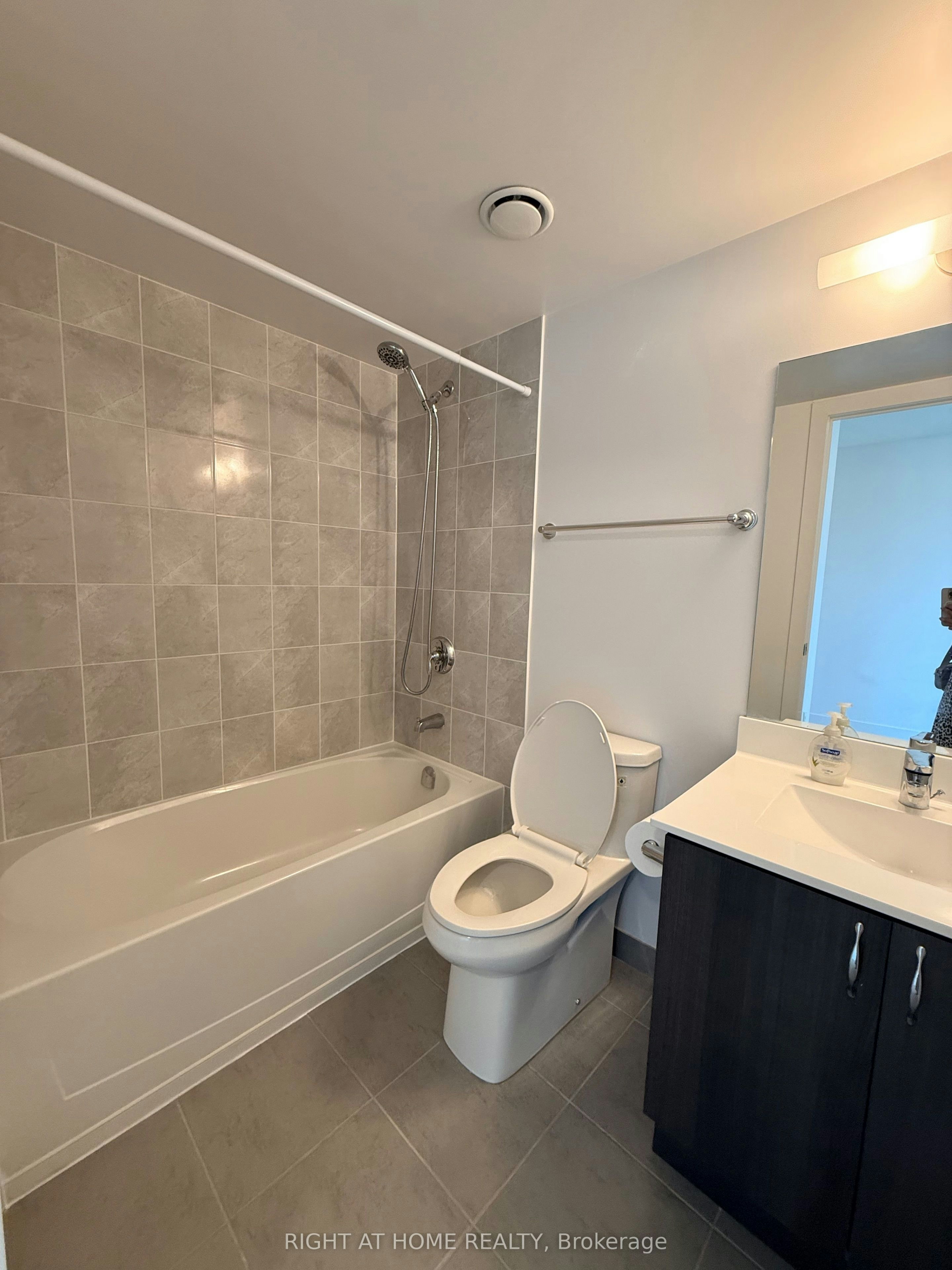1009-1215 Bayly Street, Pickering, ON, L1W 1L7 - 9