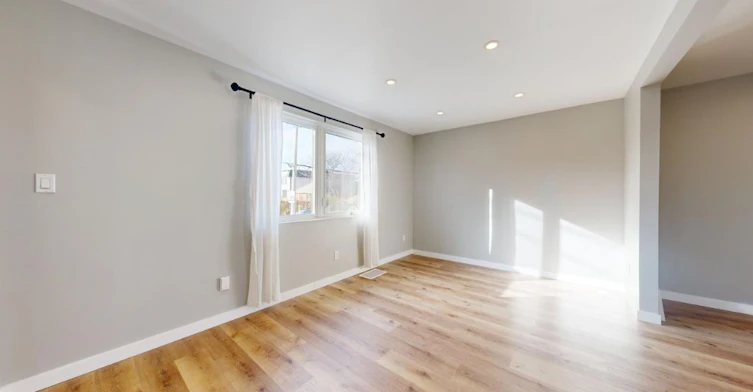 77 Glenburn Avenue, Toronto, ON, M4B 2X7 - 4