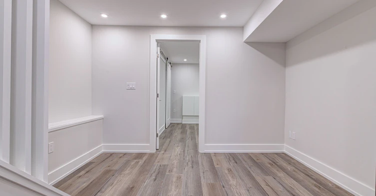 B-924 Broadview Avenue, Toronto, ON, M4K 2R1 - 3