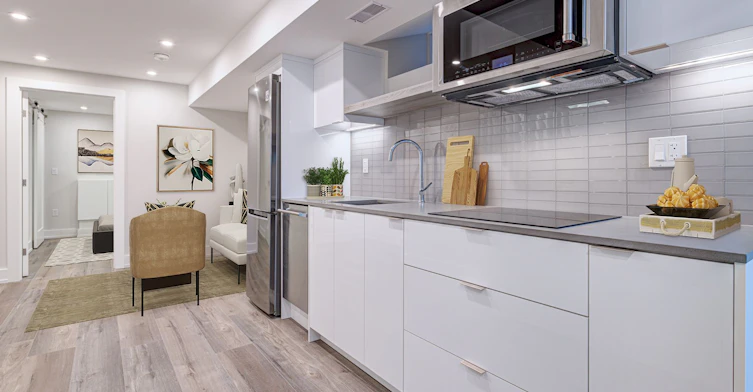 B-924 Broadview Avenue, Toronto, ON, M4K 2R1 - 16