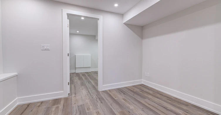 B-924 Broadview Avenue, Toronto, ON, M4K 2R1 - 4