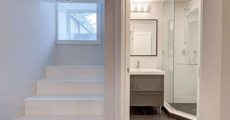B-924 Broadview Avenue, Toronto, ON, M4K 2R1 - 7