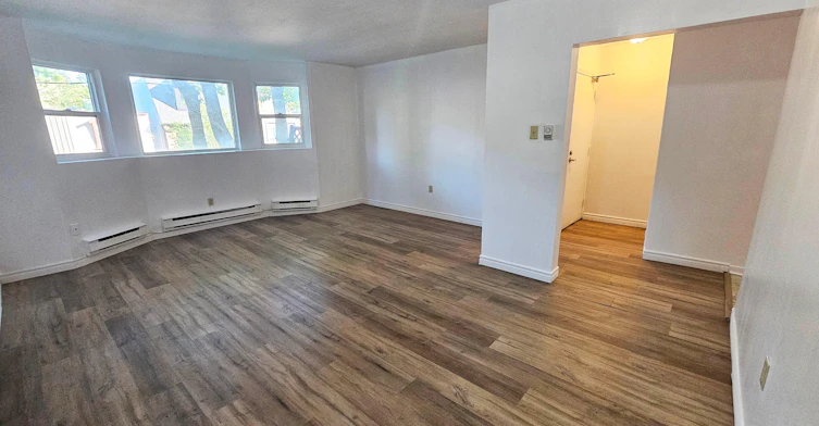 2-10 Ivy Avenue, Toronto, ON, M4L 2H7 - 4