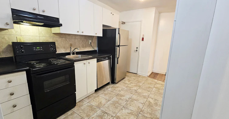 2-10 Ivy Avenue, Toronto, ON, M4L 2H7 - 6