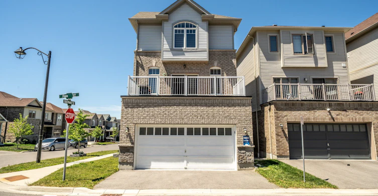 1 Devineridge Avenue, Ajax, ON, L1Z 0T3