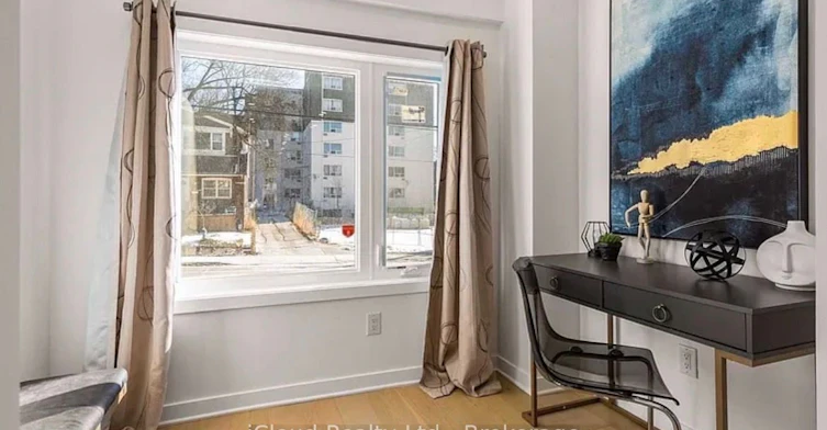 386 Coxwell Avenue, Toronto, ON, M4L 3B7 - 14