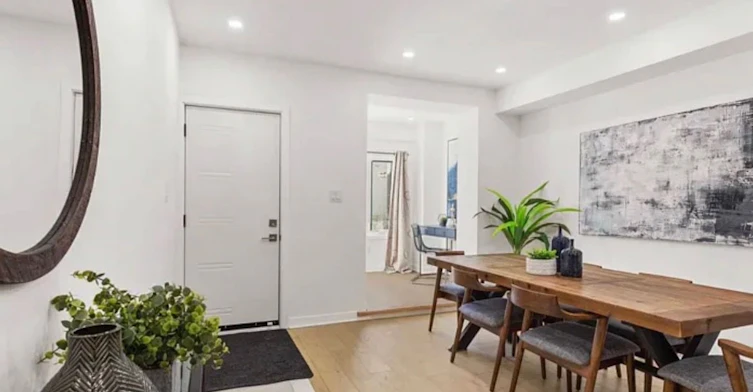 386 Coxwell Avenue, Toronto, ON, M4L 3B7 - 21
