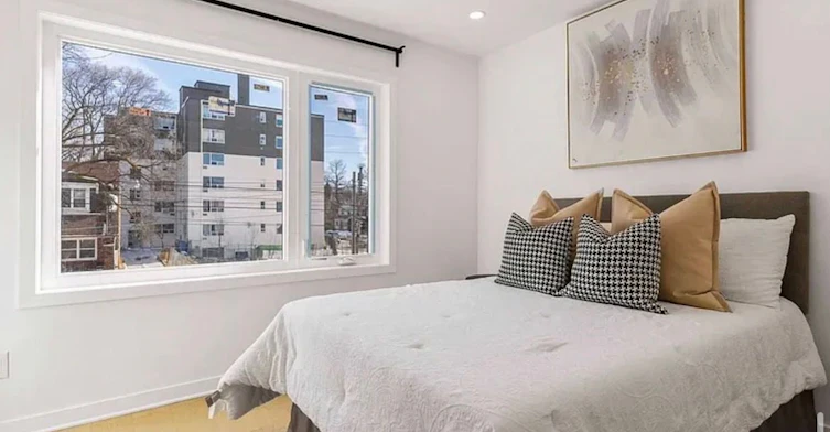 386 Coxwell Avenue, Toronto, ON, M4L 3B7 - 6