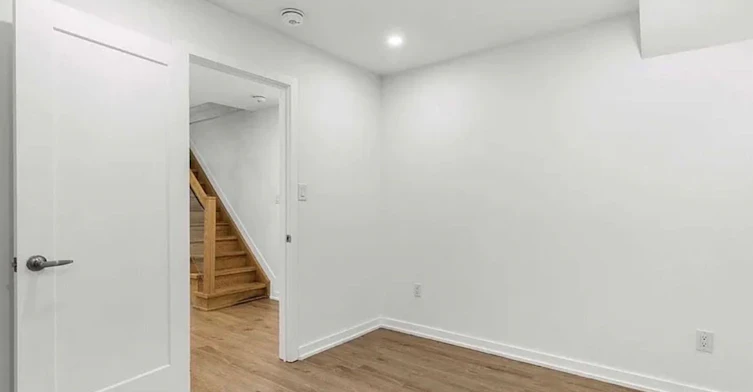 386 Coxwell Avenue, Toronto, ON, M4L 3B7 - 16