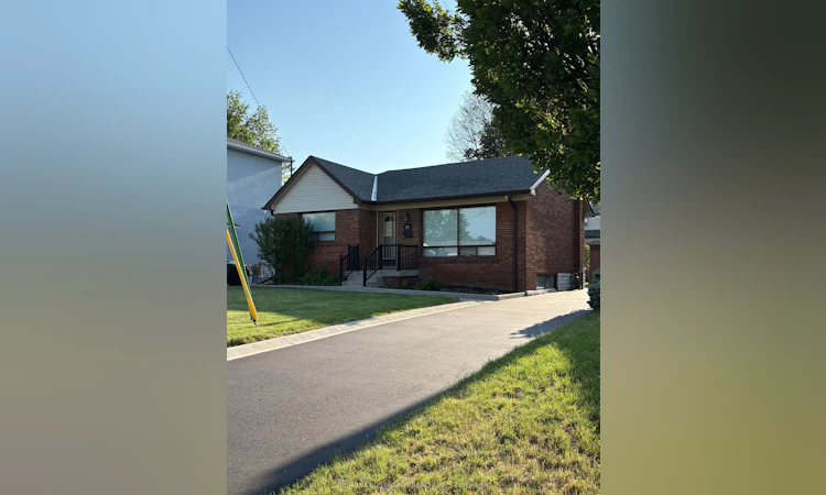 31 Robertsfield Crescent