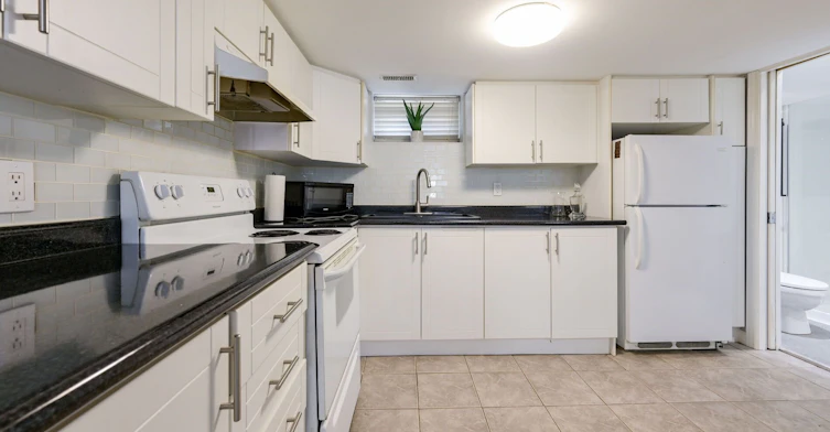 Lower-17 Park Street, Toronto, ON, M1N 2N3 - 12