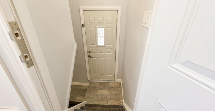 Lower-17 Park Street, Toronto, ON, M1N 2N3 - 4