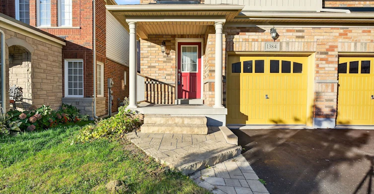 1384 Rennie Street W, Oshawa, ON, L1K 0H1 - 2