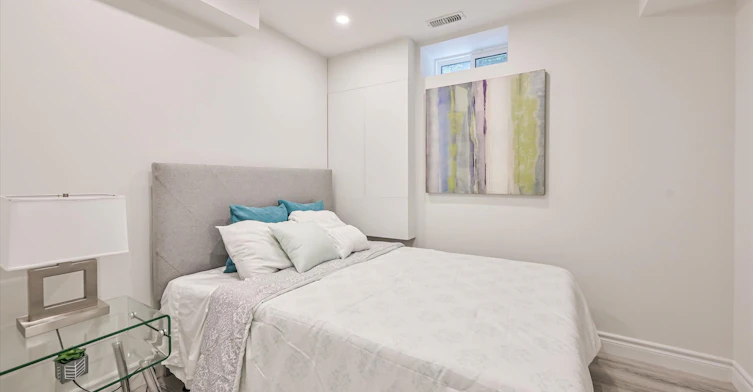 B-922 Logan Avenue, Toronto, ON, M4K 3E4 - 4