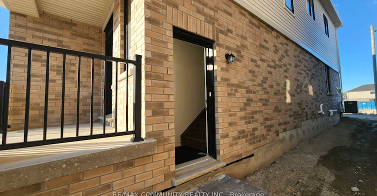 B-58 Donald Cameron Crescent, Clarington, ON, L1E 0M4 - 2