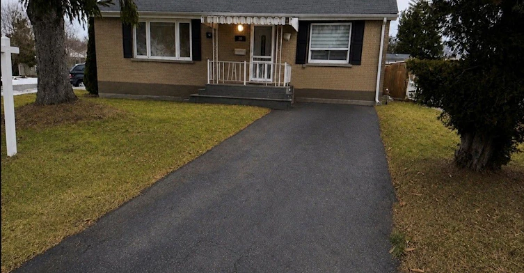 Main-38 Kawartha Avenue, Oshawa, ON, L1H 3Y8