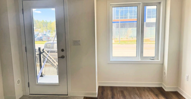 1695 Dersan Street, Pickering, ON, L1X 0S9 - 2