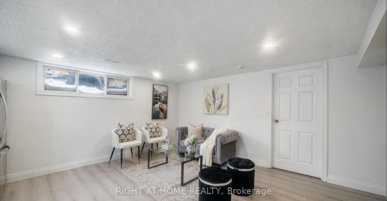 Lower-484 Phillip Murray Avenue, Oshawa, ON, L1J 1H5 - 4