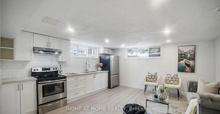 Lower-484 Phillip Murray Avenue, Oshawa, ON, L1J 1H5 - 3