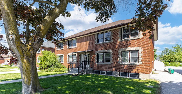 Unit #3-855 Simcoe Street N, Oshawa, ON, L1G 4W1 - 2