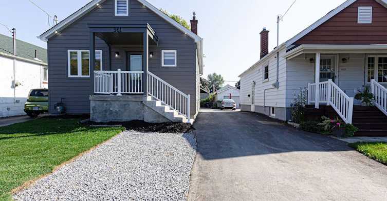 Main Fl-961 Victoria Park Avenue, Toronto, ON, M4B 2J4 - 17
