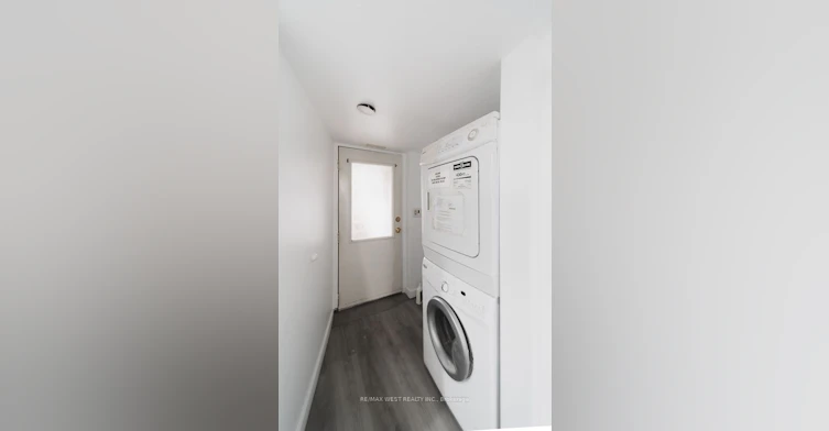 Lower-975 Broadview Avenue, Toronto, ON, M4K 2R9 - 6
