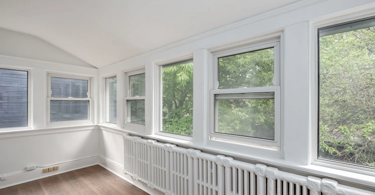 Upper-38 Browning Avenue, Toronto, ON, M4K 1V7 - 4