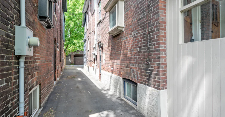 Upper-38 Browning Avenue, Toronto, ON, M4K 1V7 - 12